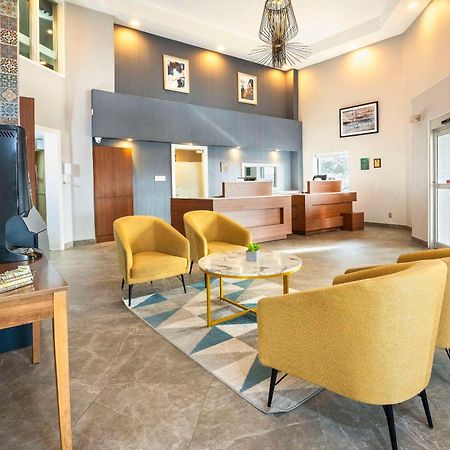 Quality Suites Whitby Buitenkant foto