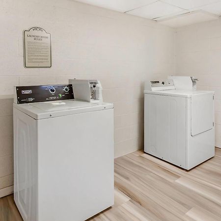 Quality Suites Whitby Buitenkant foto