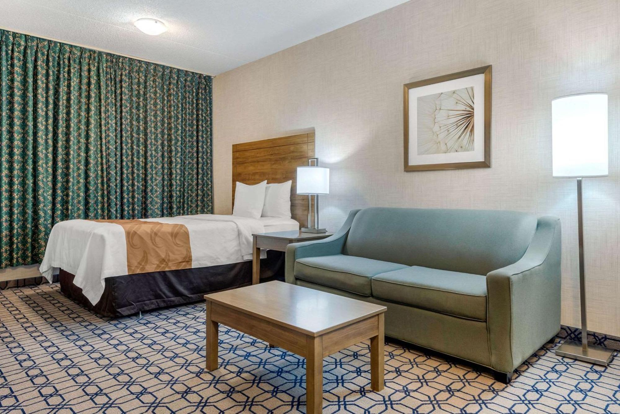 Quality Suites Whitby Buitenkant foto