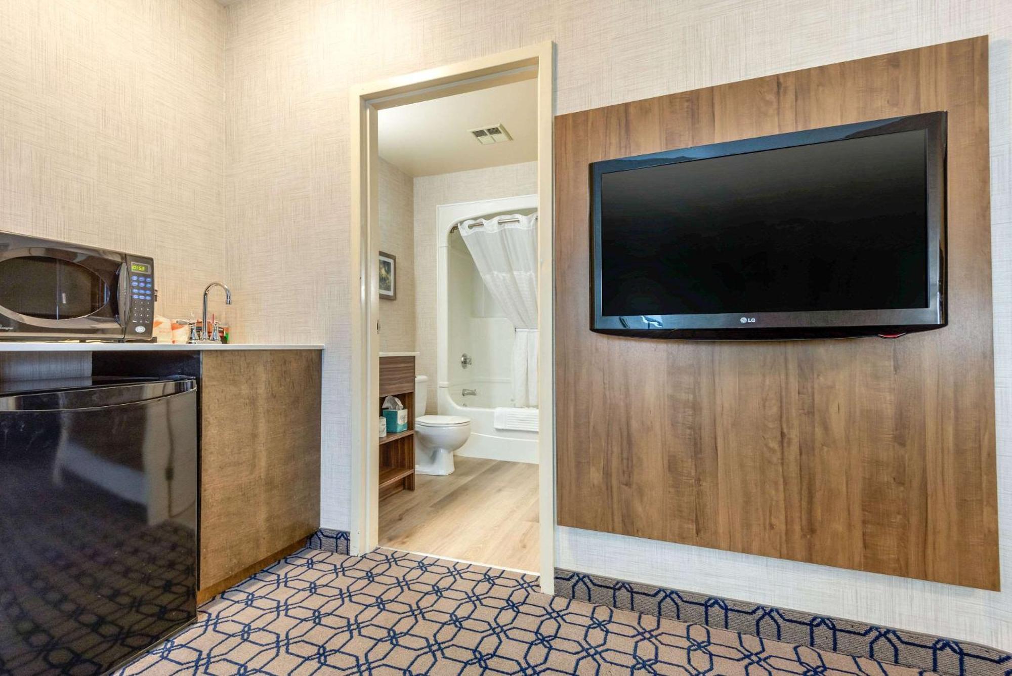 Quality Suites Whitby Buitenkant foto