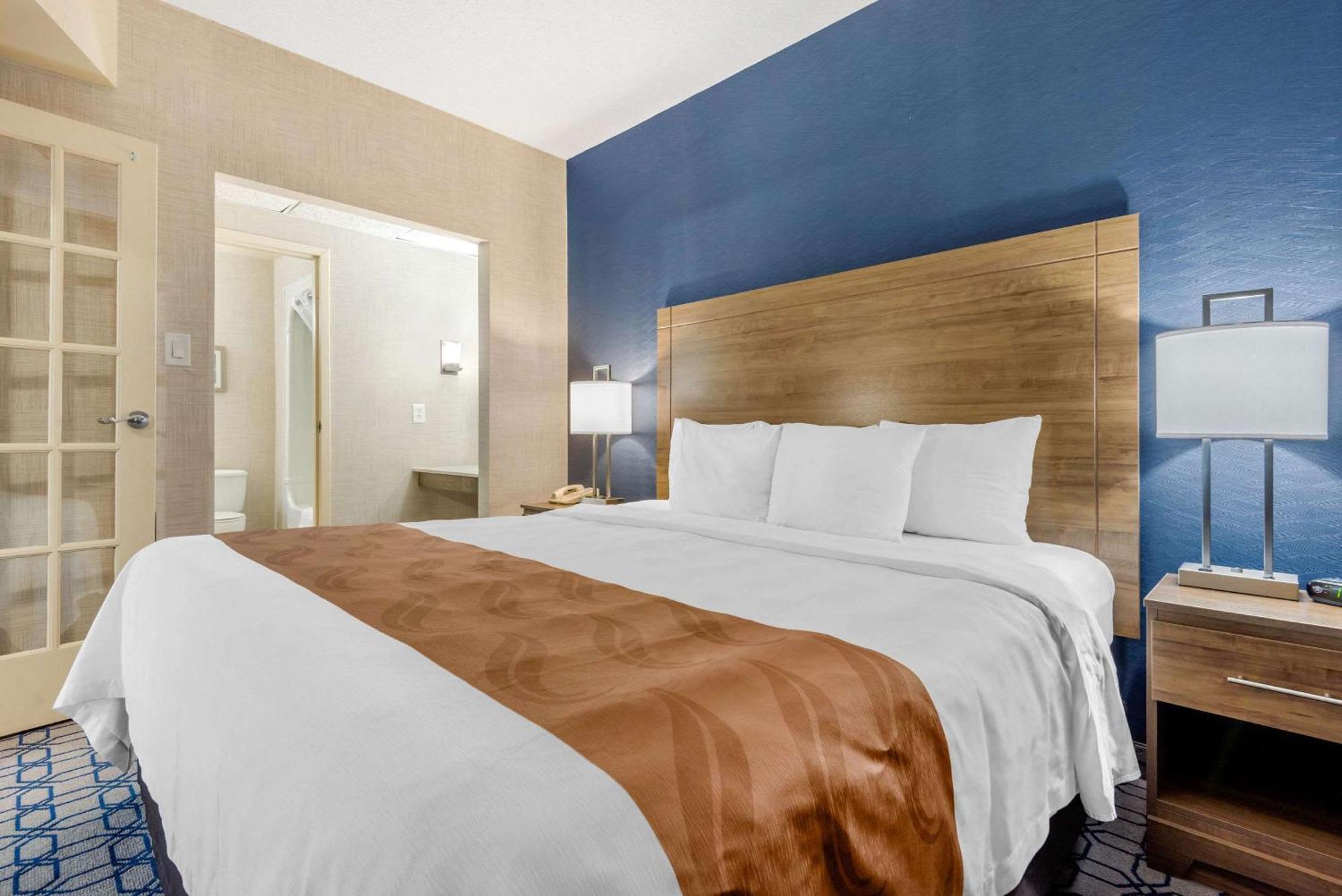 Quality Suites Whitby Buitenkant foto