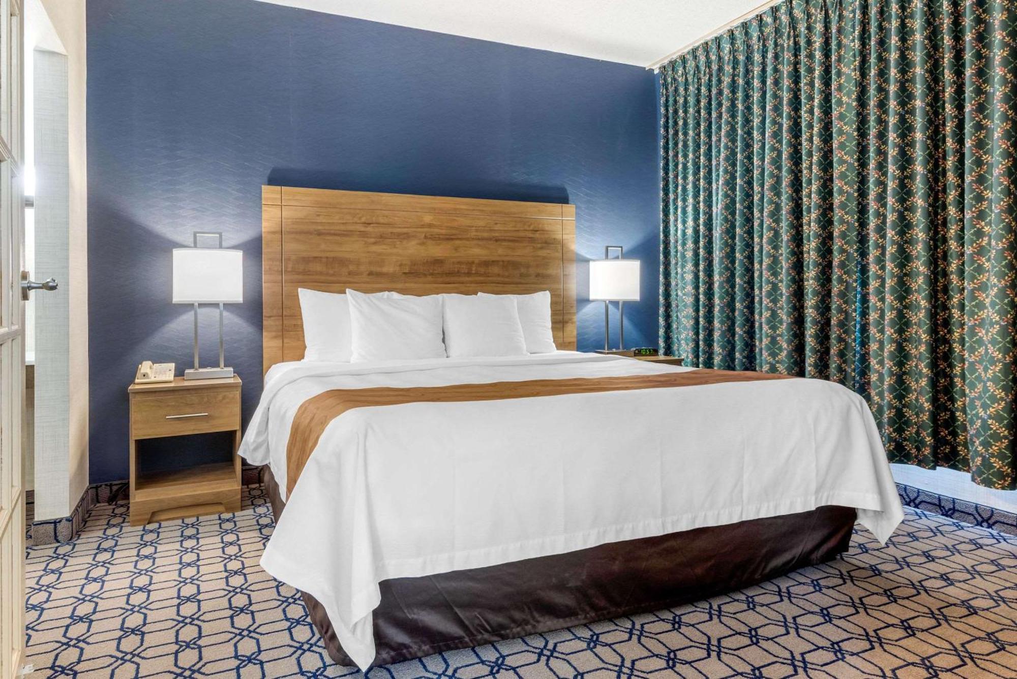 Quality Suites Whitby Buitenkant foto