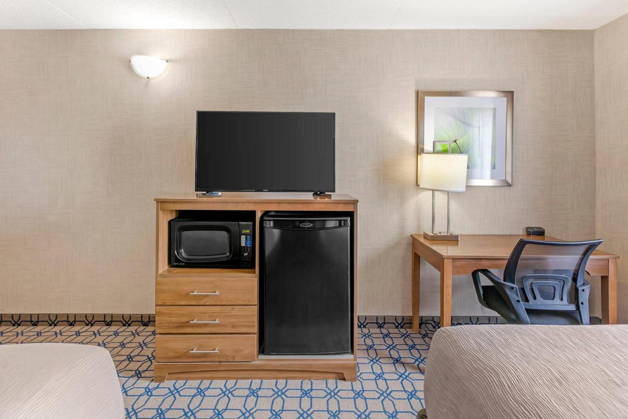 Quality Suites Whitby Buitenkant foto