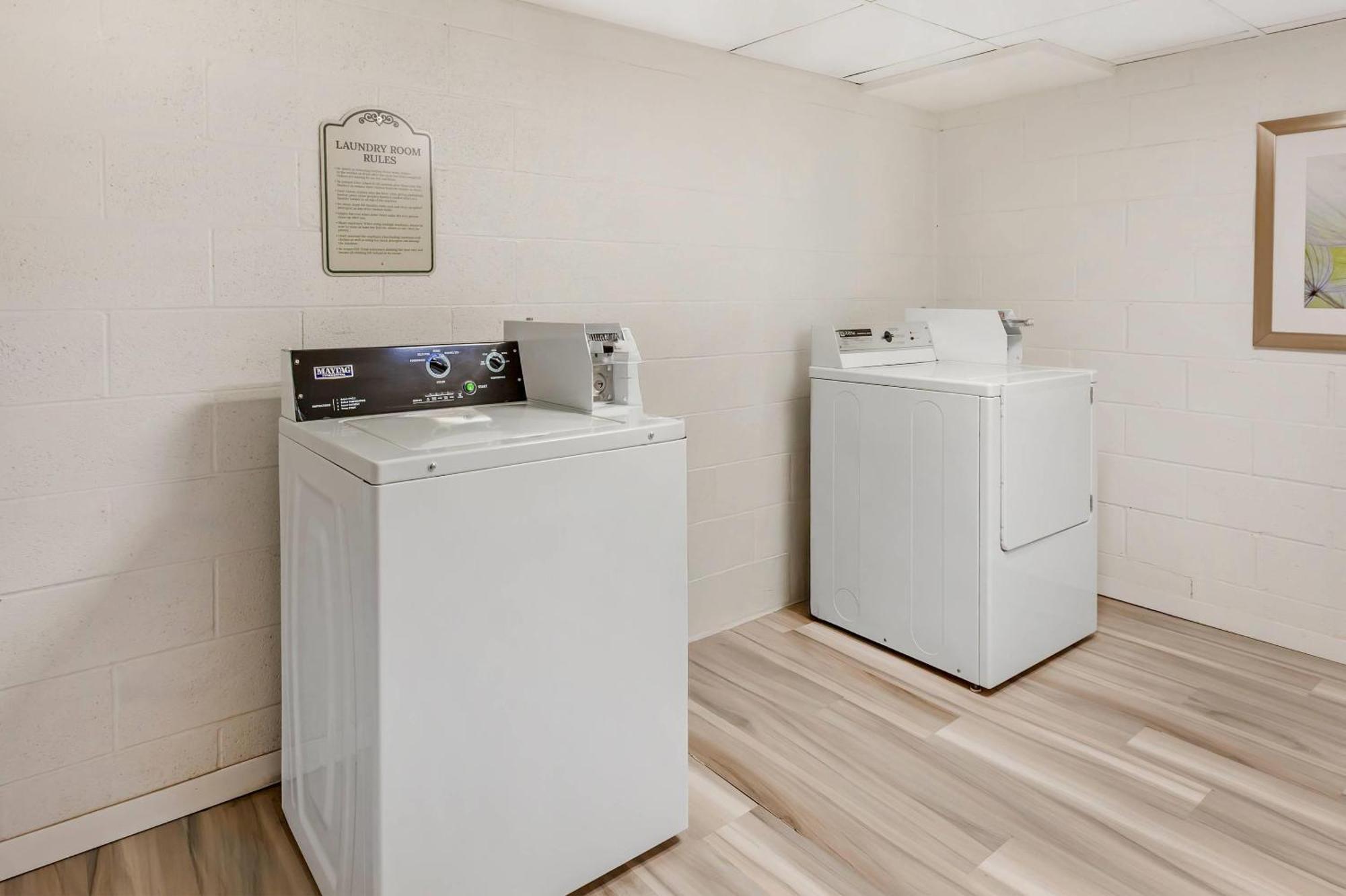 Quality Suites Whitby Buitenkant foto