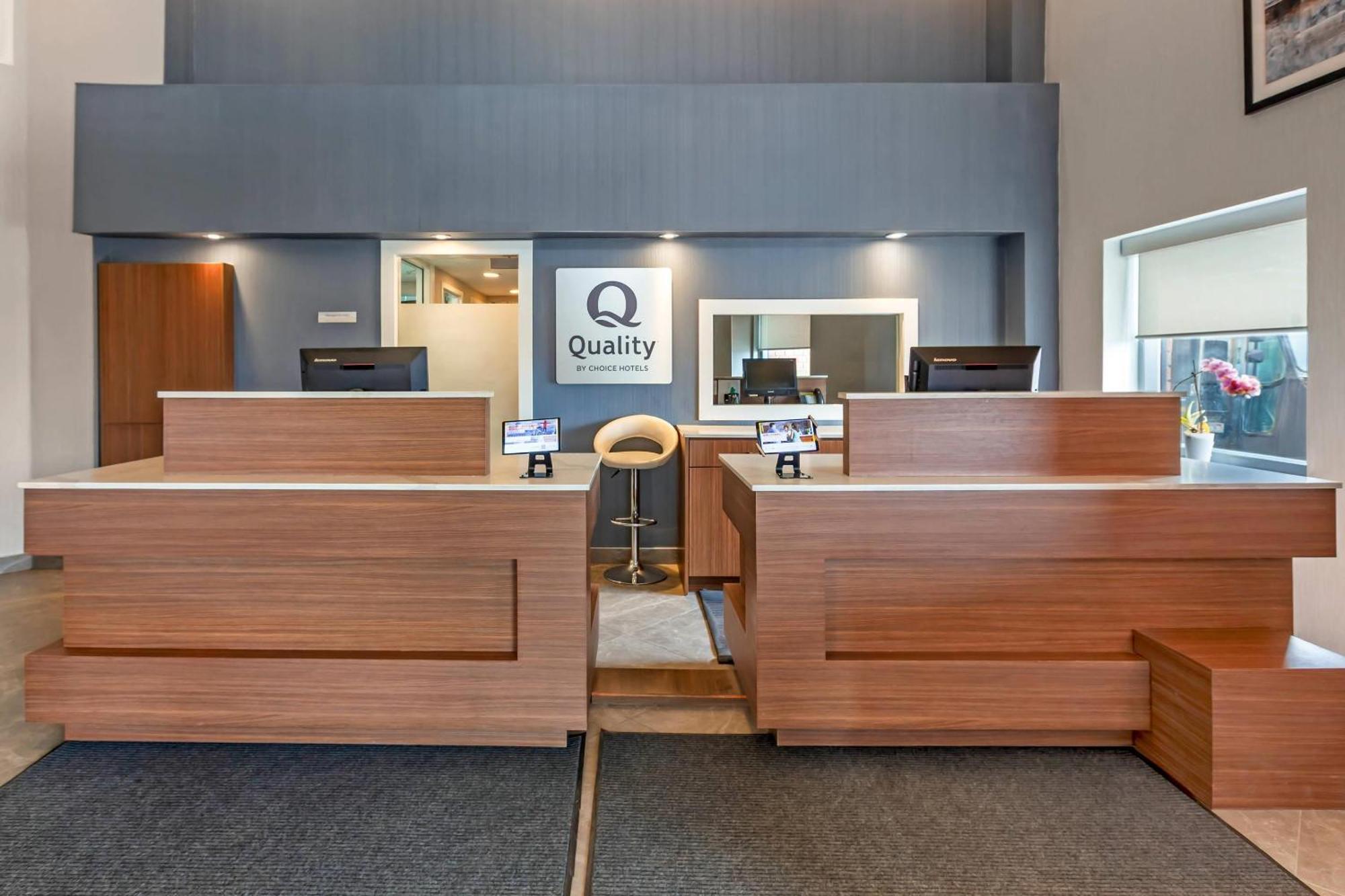 Quality Suites Whitby Buitenkant foto