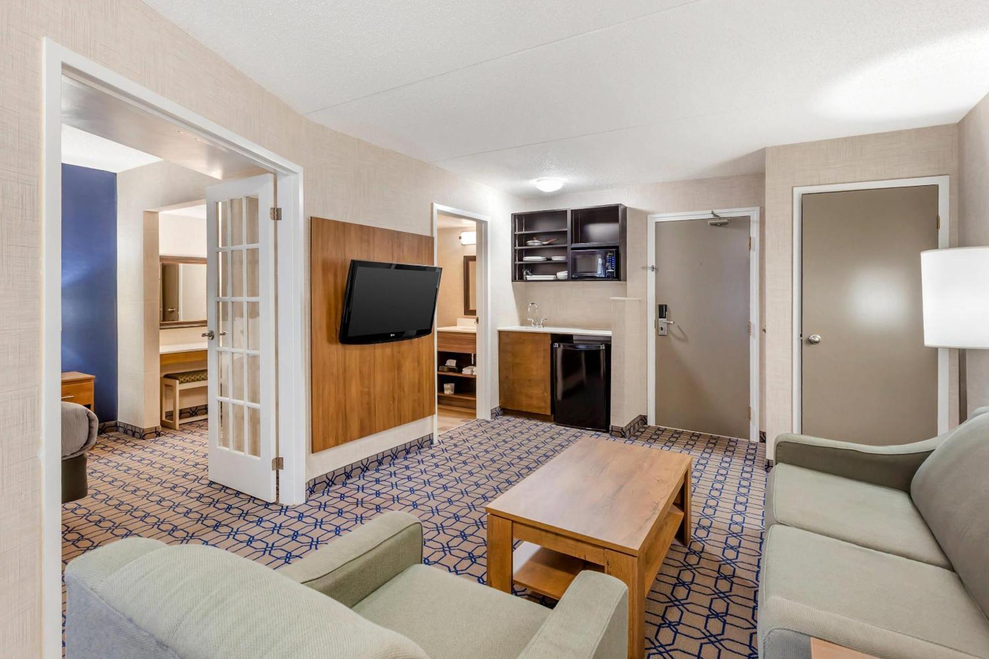 Quality Suites Whitby Buitenkant foto