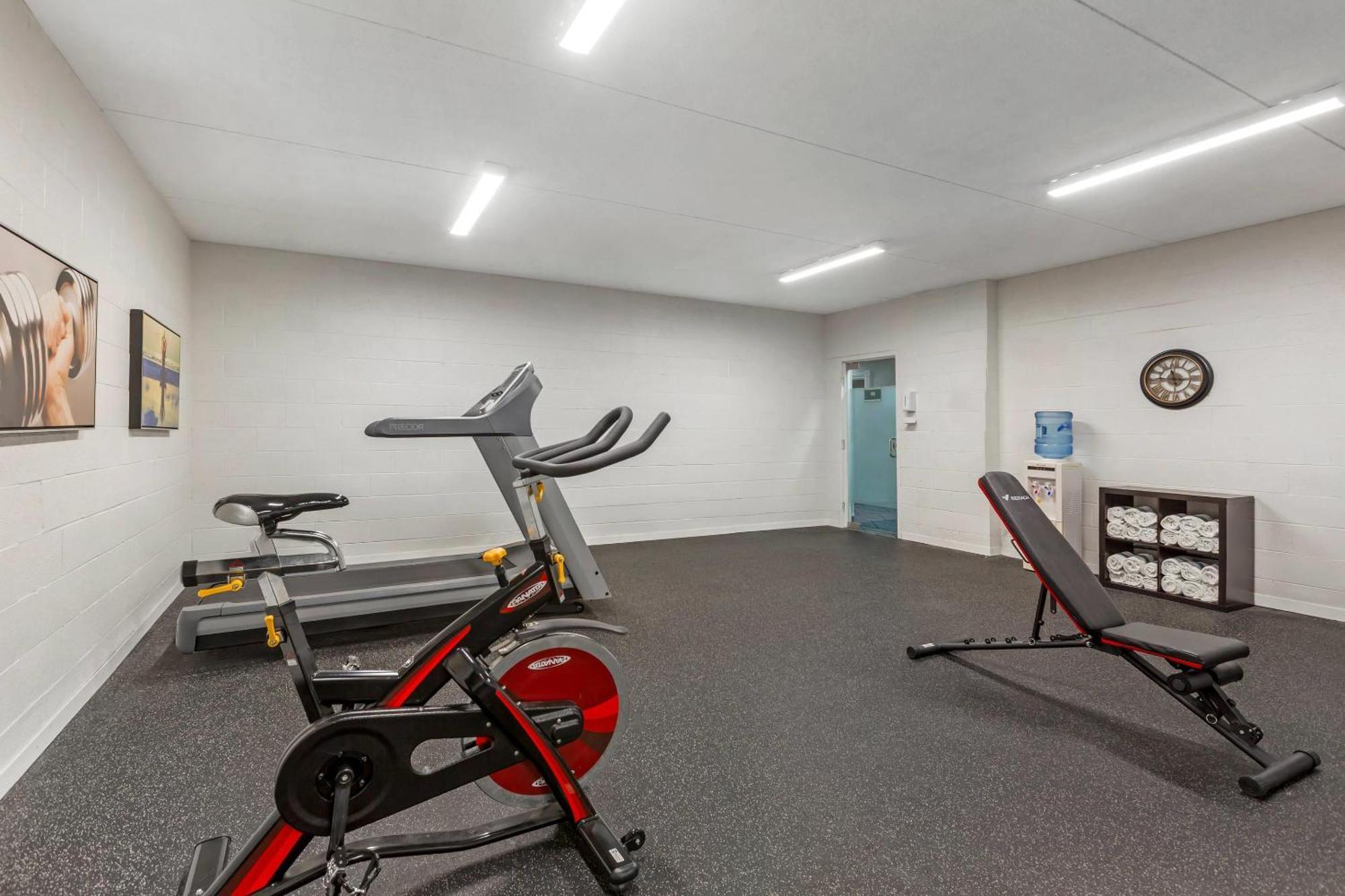 Quality Suites Whitby Buitenkant foto