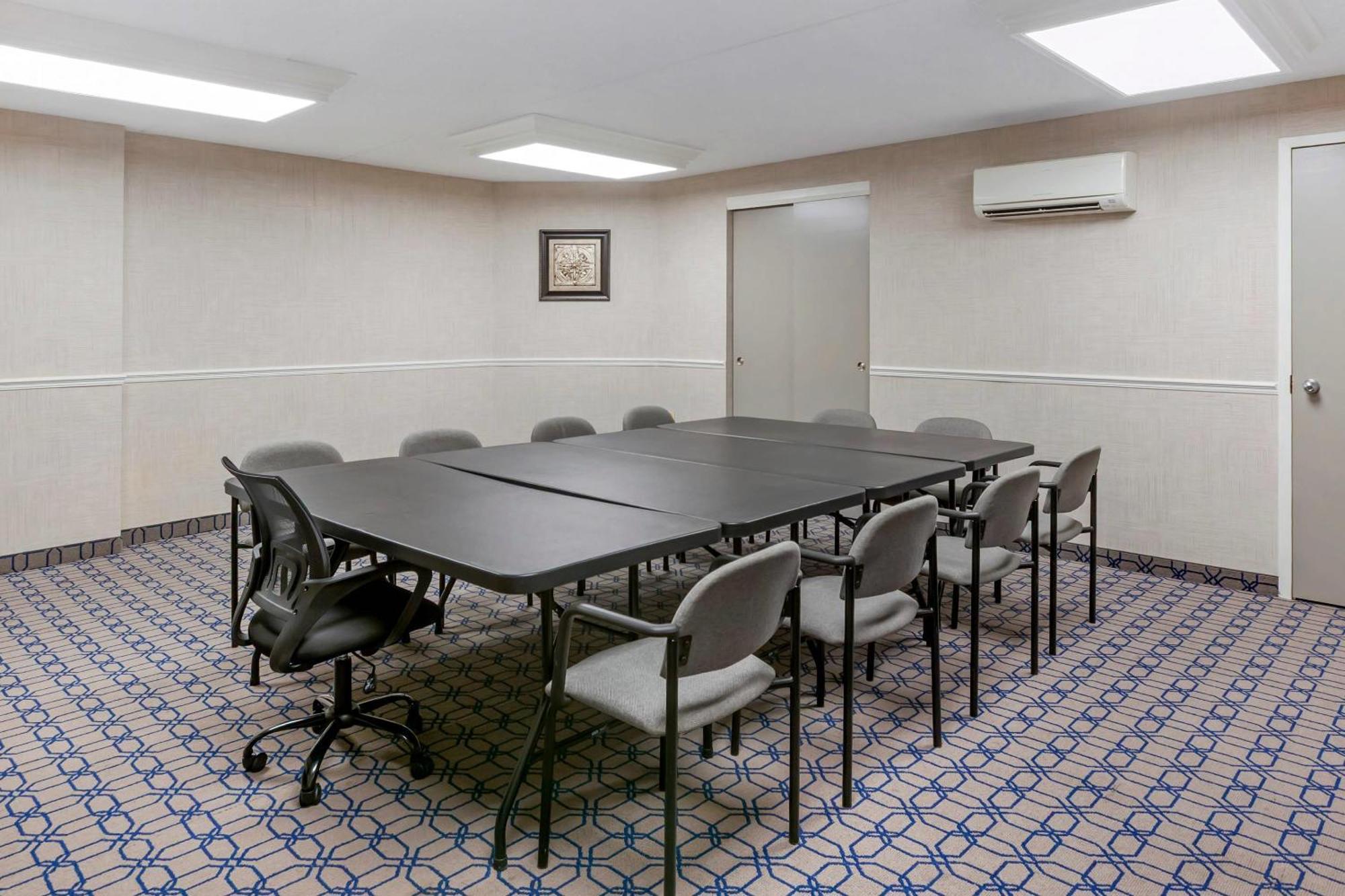 Quality Suites Whitby Buitenkant foto
